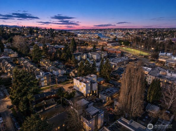 3112 Queen Anne Avenue N, Seattle WA 98119