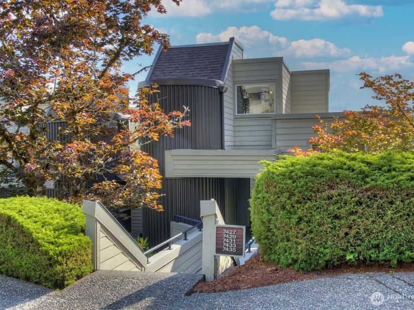 7427 Old Redmond Road 322, Redmond WA 98052