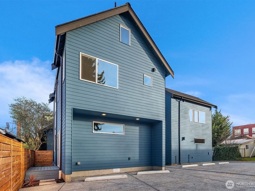 1415 Martin Luther King Jr Way, Seattle WA 98122