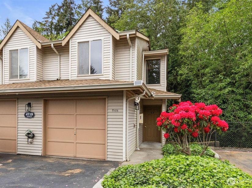 4719 NW Walgren Drive 106, Silverdale WA 98383