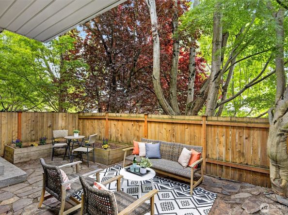 9257 Interlake Avenue N, Seattle WA 98103