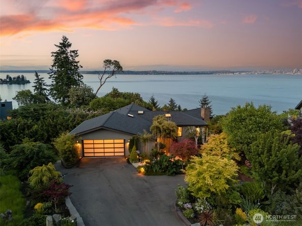 10847 Bill Point Bluff NE, Bainbridge Island WA 98110