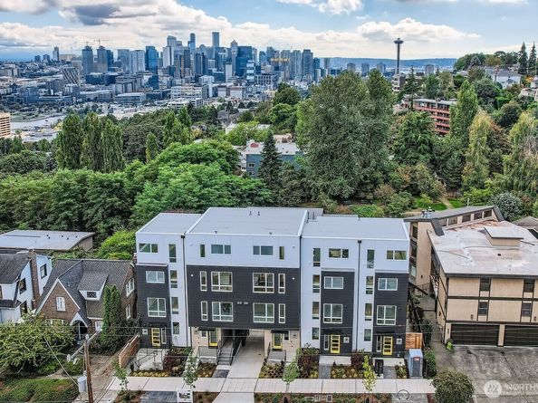 515 Howe A, Seattle WA 98109