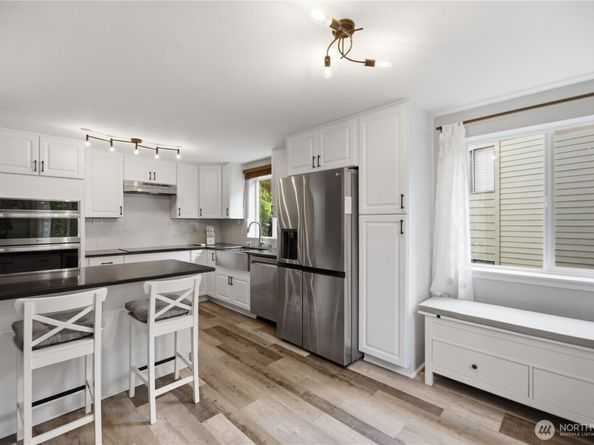 2721 NE 195th Street 3, Lake Forest Park WA 98155