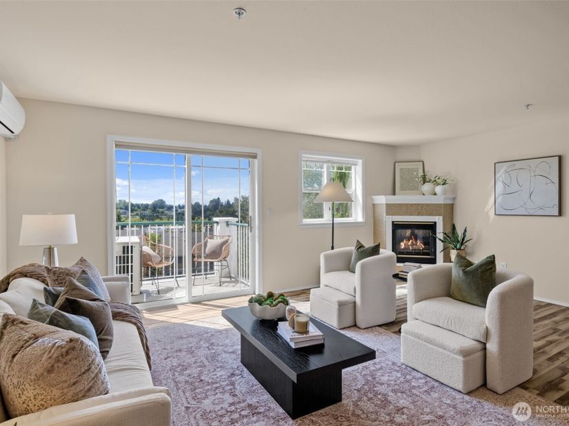 3970 129th Place SE A202, Bellevue WA 98006