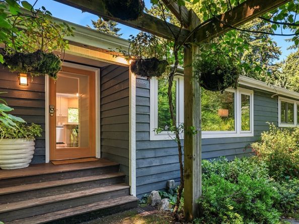 12032 Vashon Highway SW, Vashon WA 98070