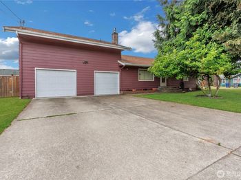 327 Chicago Boulevard S