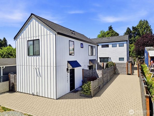 9016 12th Avenue SW Unit C, Seattle WA 98106
