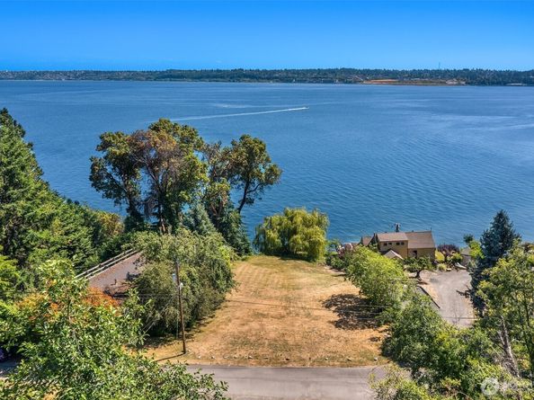 12422 SW Bachelor Road, Vashon WA 98070