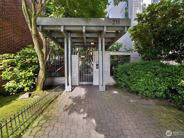 211 Summit Avenue E N305, Seattle WA 98102