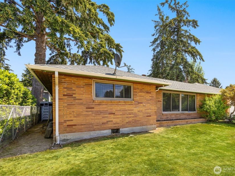 24608 Marine View Drive S, Des Moines WA 98198