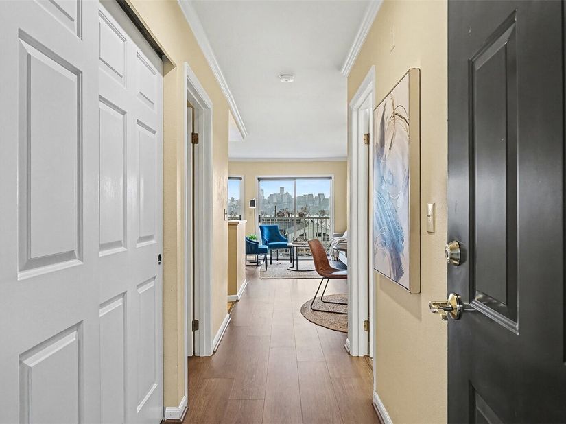 3420 Burke N C308, Seattle WA 98103
