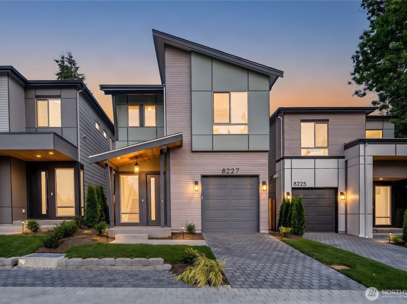 8227 NE 128th Street, Kirkland WA 98034