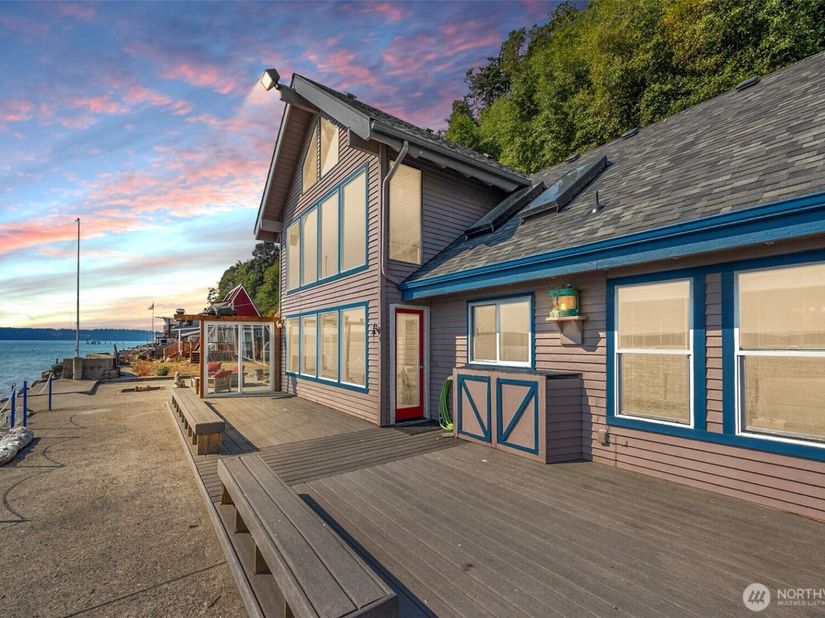 14 S Beach Drive H, Everett WA 98206