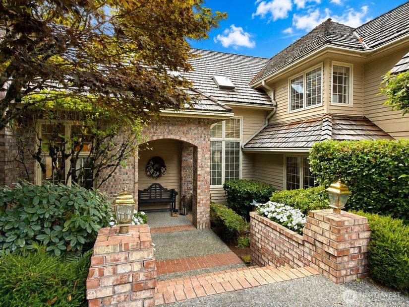 13713 209th Avenue NE, Woodinville WA 98077