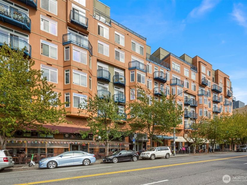 2414 1st Avenue 304, Seattle WA 98121