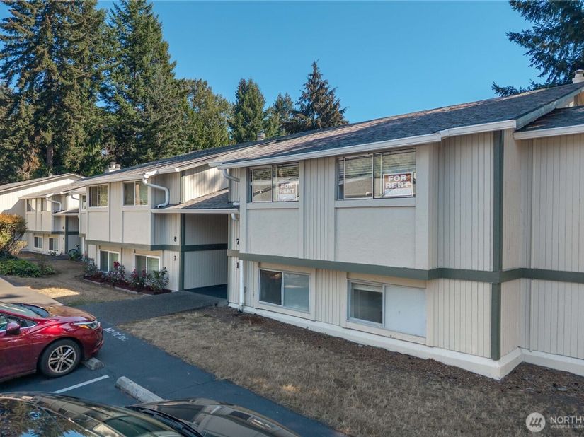 32304 4th Place S R1, Federal Way WA 98003