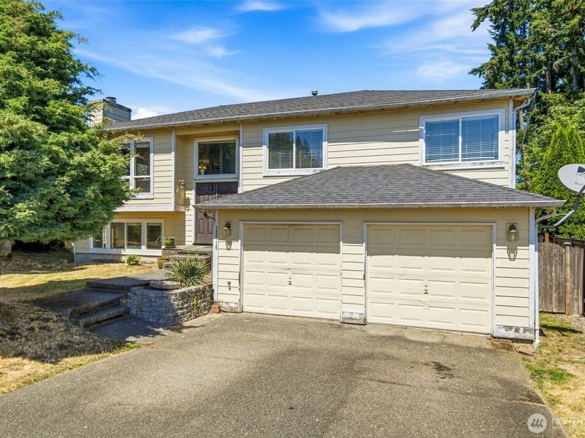 12516 SE 225th Court, Kent WA 98031