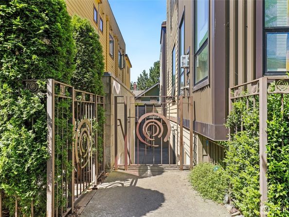 4923 39th Avenue S, Seattle WA 98118