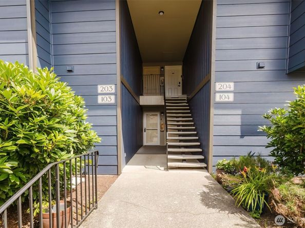 3580 Narrows View Lane NE 103, Bremerton WA 98310