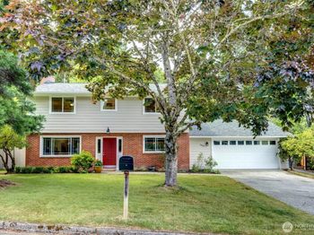 7616 SE 37th Place