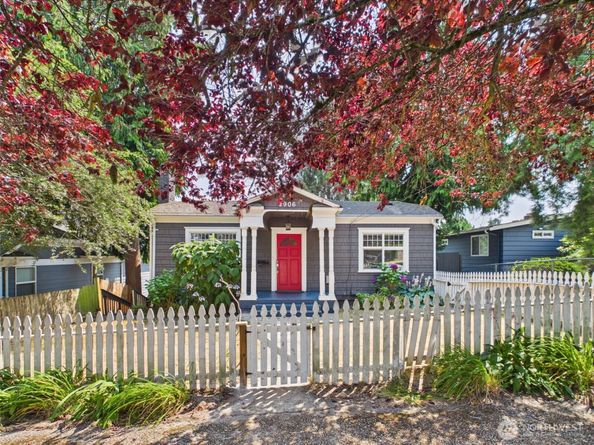 2906 16th Street, Everett WA 98201