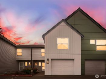6711 S 239th Place