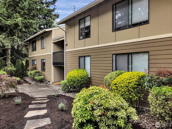 11701 100th Avenue NE 4, Kirkland WA 98034
