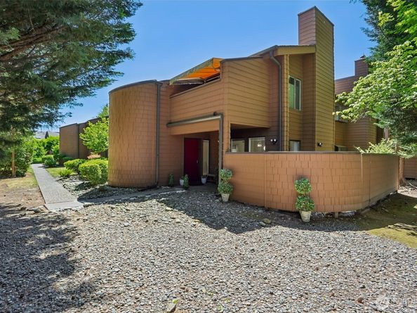 11506 NE 128th Street 22, Kirkland WA 98034