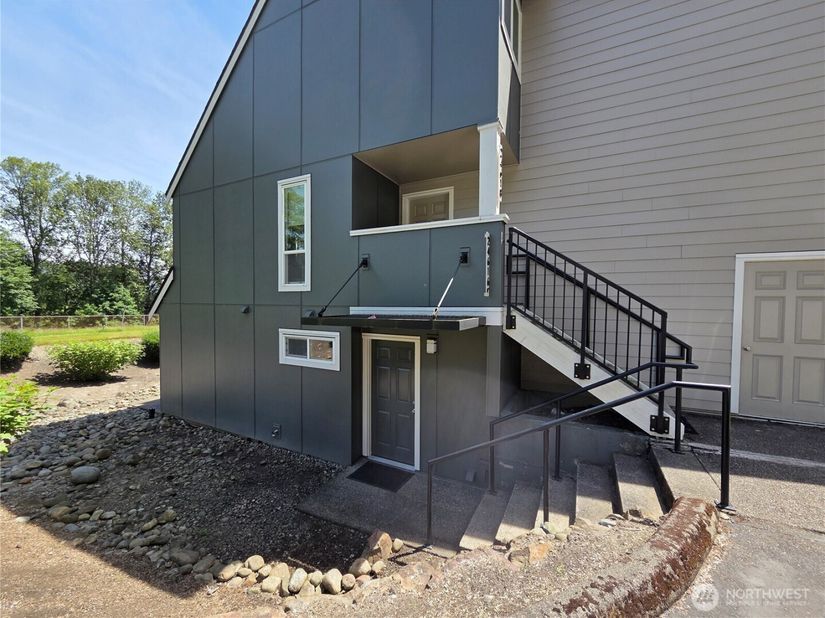 24616 45th Place S, Kent WA 98032