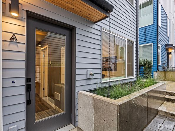 2529 29th Avenue S C, Seattle WA 98144