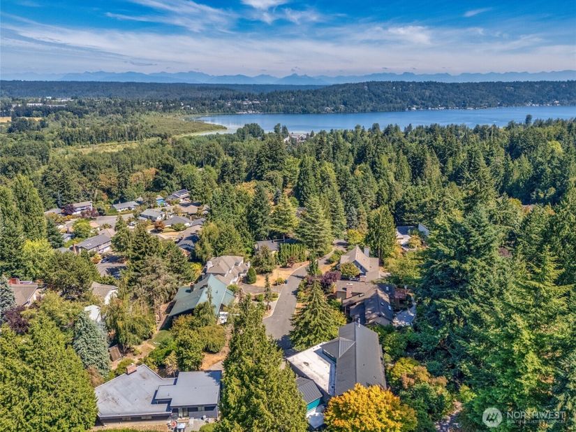16407 NE 44th Way, Redmond WA 98052