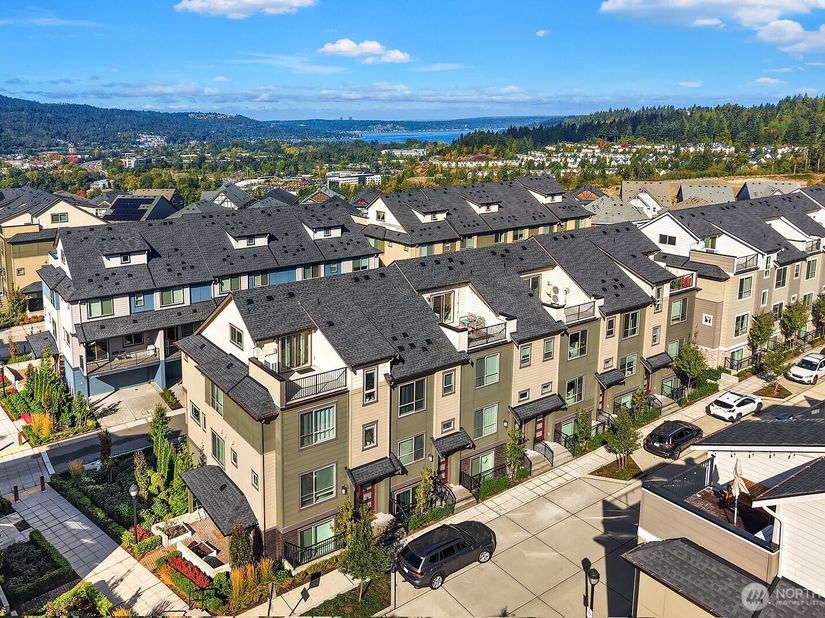 1241 7th Avenue NE, Issaquah WA 98029