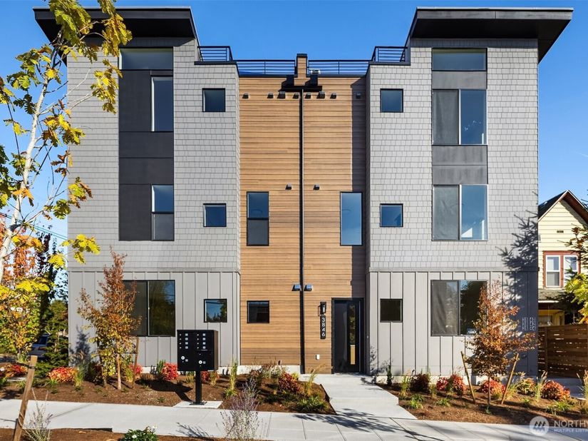 3842 Linden Avenue N, Seattle WA 98103