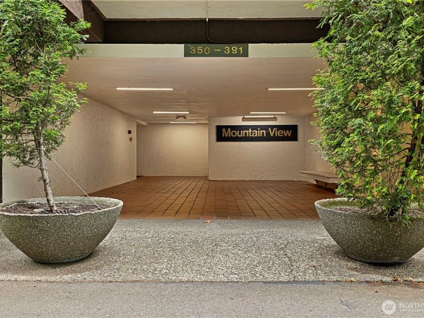 6479 137th Avenue NE 364, Redmond WA 98052