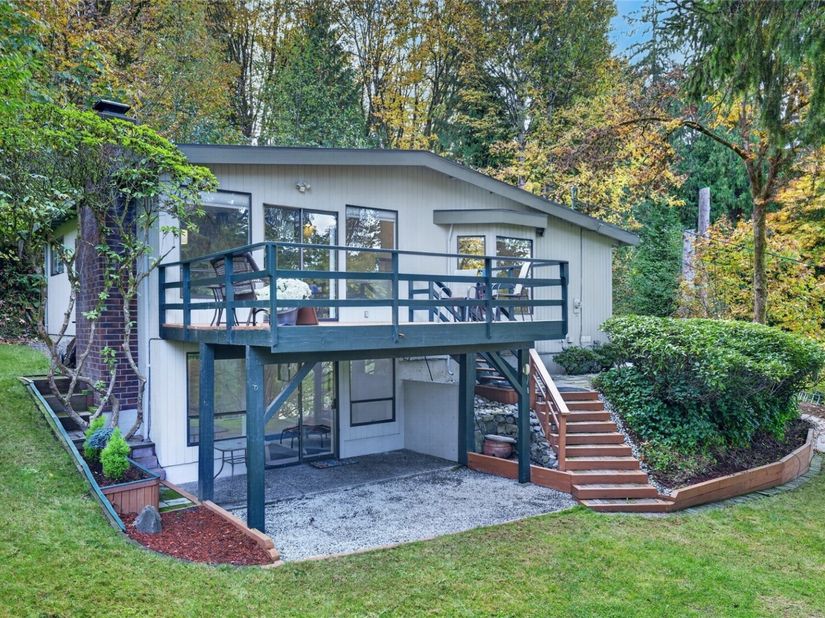 8615 NE 169th Street, Kenmore WA 98028
