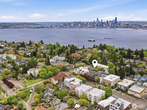 2116 California Avenue SW 201, Seattle WA 98116