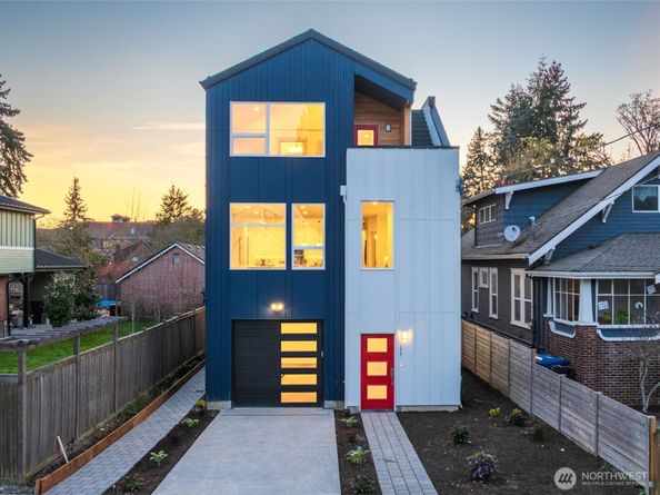 2931 39th Avenue SW, Seattle WA 98116