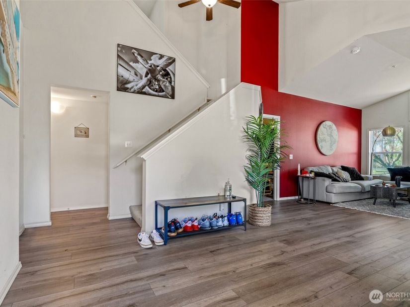 23301 60th Place S 76, Kent WA 98032