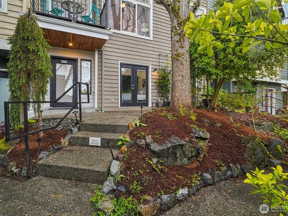 127 25th Avenue E B, Seattle WA 98112