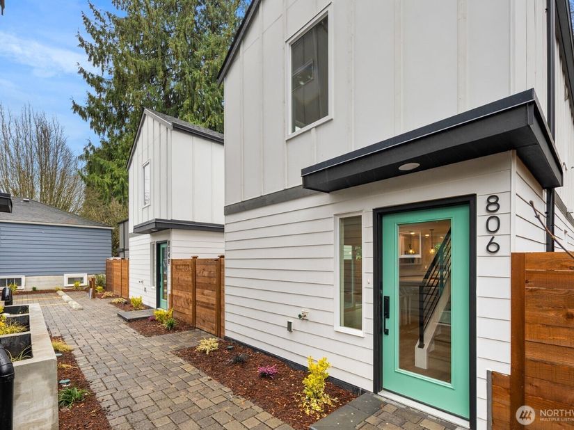 806 S Rose Street, Seattle WA 98108