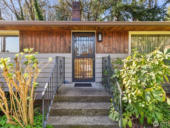15829 4th Avenue SW, Burien WA 98166