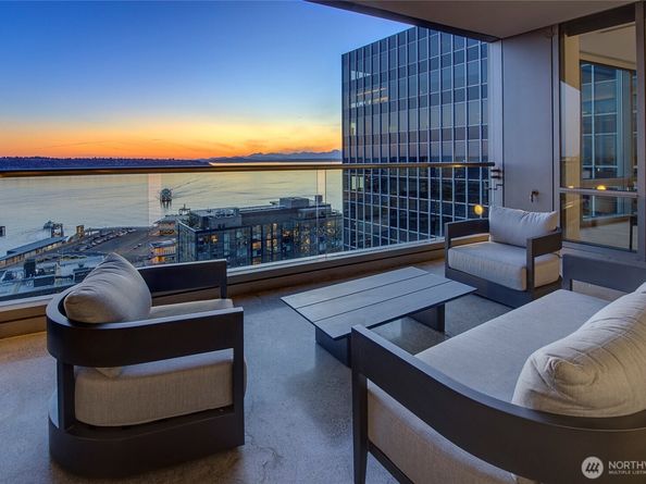 715 2nd Avenue 1702, Seattle WA 98104