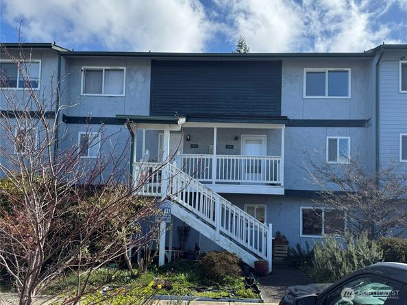 8823 Holly Drive H204, Everett WA 98208