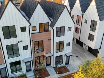 9752 A Holman Road NW