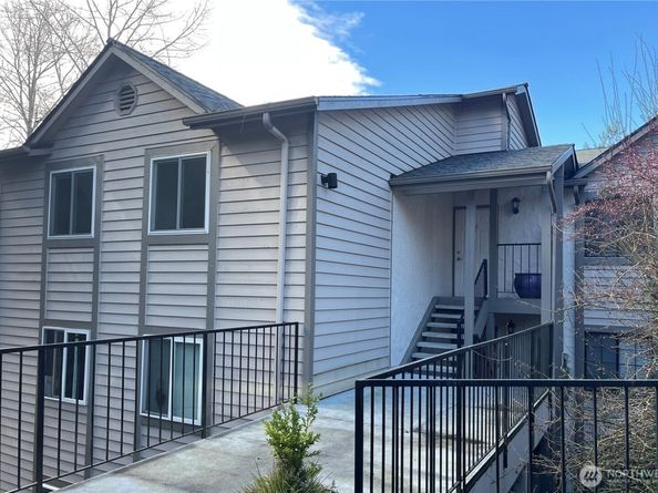 11419 99 Place NE 301, Kirkland WA 98033