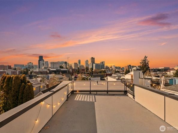 916 B 14th Avenue, Seattle WA 98122