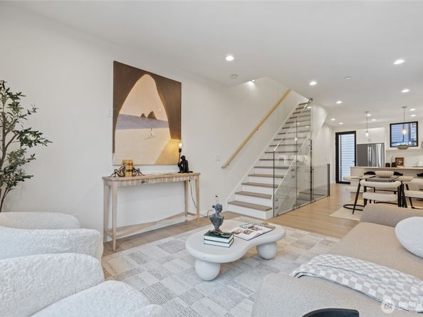 11229 Greenwood Avenue N C, Seattle WA 98133