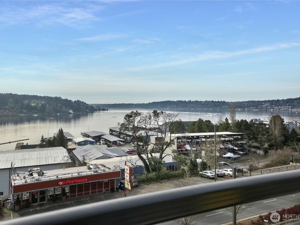 6225 NE 181st Street 101, Kenmore WA 98028