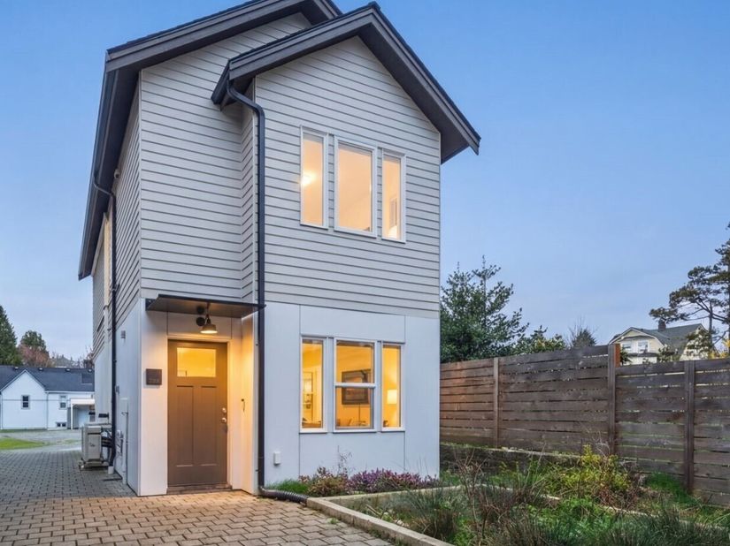 2211 17th Avenue S, Seattle WA 98144